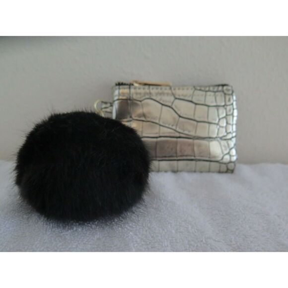 IM Heart Gold Croc Skin Zippered Coin Pouch and Black Fur Clasped Handbag Charm - Picture 9 of 9